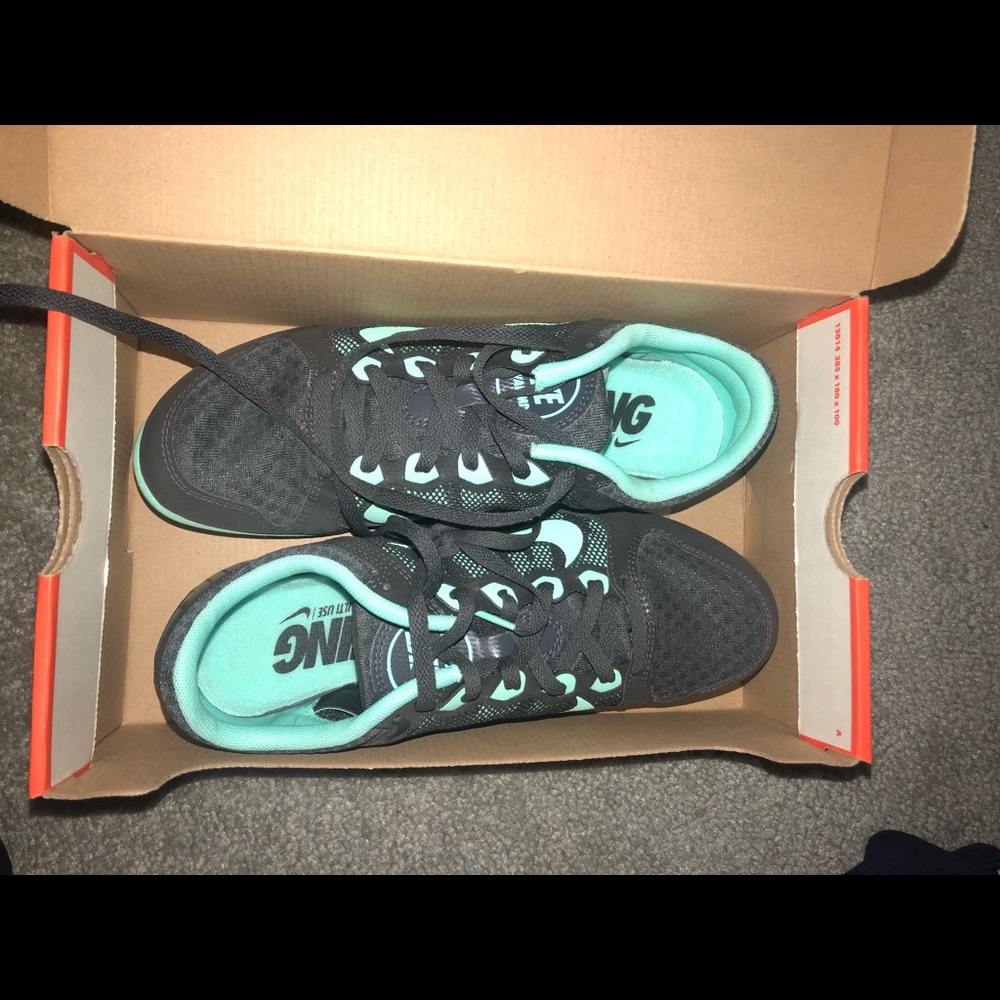 NEVER WORN Nike Track Spikes w/ Spikes Included